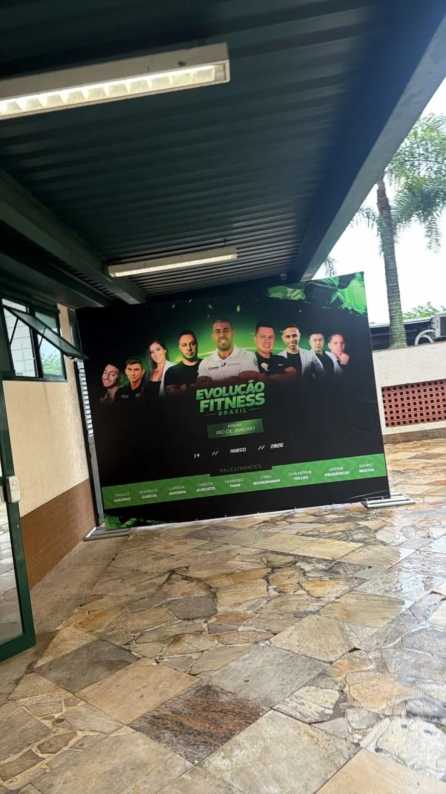 Banner do evento Evolução Fitness Brasil com Thiago Máximo entre os palestrantes